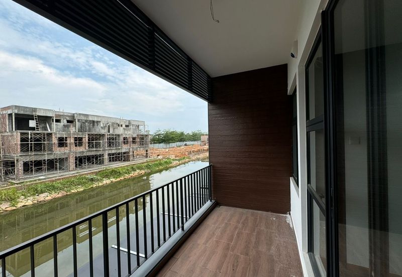 Senibong Cove Waterway Residences