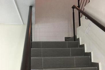 Jalan Mutiara Emas 2/32