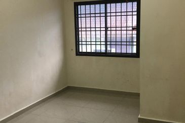 Jalan Mutiara Emas 2/32