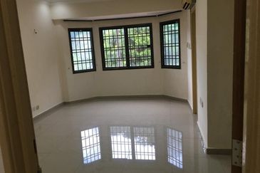 Jalan Mutiara Emas 2/32