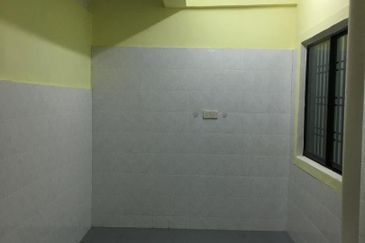 Jalan Mutiara Emas 2/32