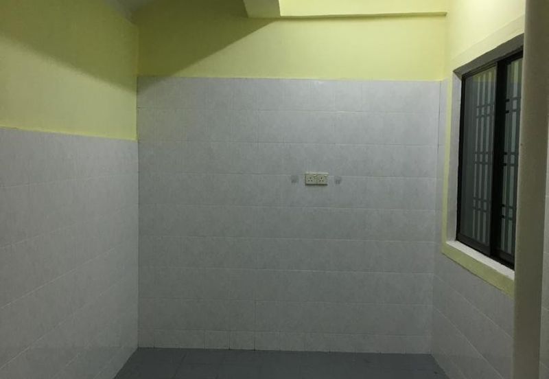 Jalan Mutiara Emas 2/32