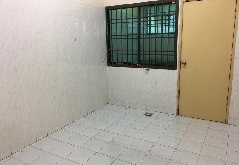 Jalan Mutiara Emas 2/32