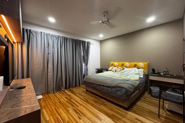 Senibong Cove Waterway Residences