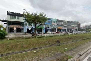 Taman Mount Austin Commercial