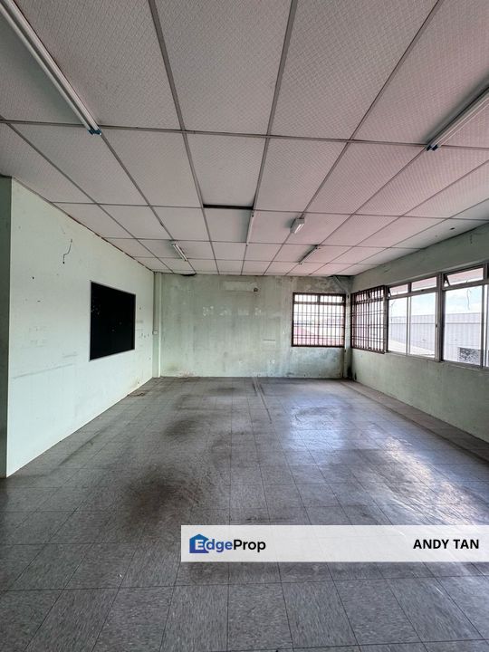 𝐉𝐚𝐥𝐚𝐧 𝐏𝐞𝐫𝐝𝐚𝐠𝐚𝐧𝐠𝐚𝐧 𝐓𝐚𝐦𝐚𝐧 𝐔𝐧𝐢𝐯𝐞𝐫𝐬𝐢𝐭i 1.5 Storey Semi-D Factory, Johor, Skudai