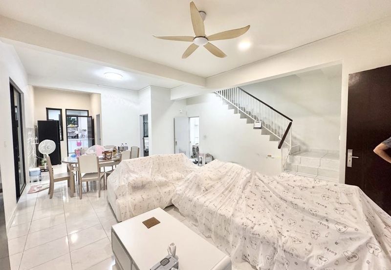 Desa Palma, Nasa City