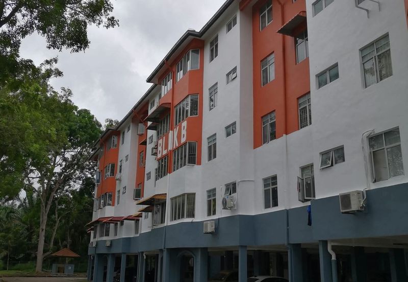 Sri Putra Apartments