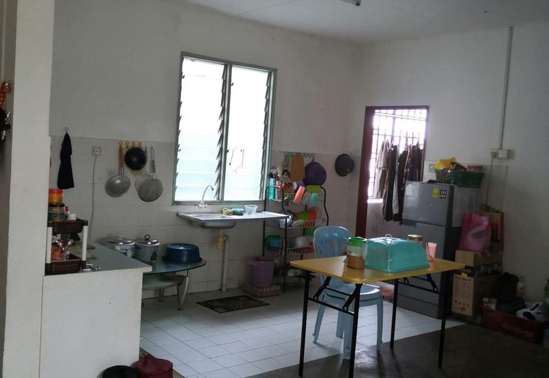 Sri Putra Apartments