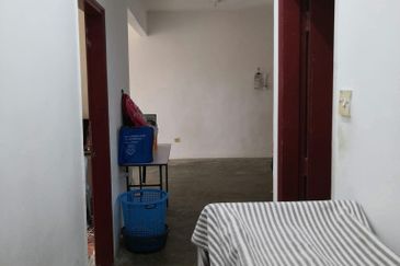 Sri Putra Apartments