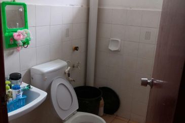 Sri Putra Apartments