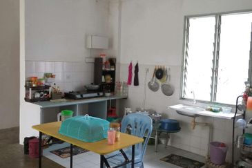 Sri Putra Apartments