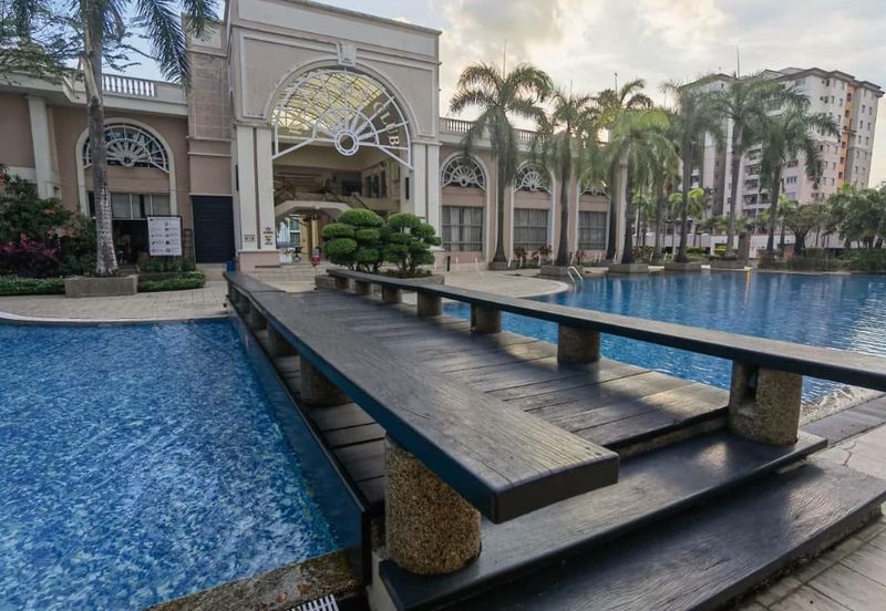 Prima Regency (Dorchester Court)