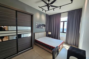 D'Summit Residences @ Kempas Utama