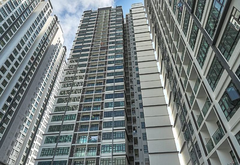 D'Summit Residences @ Kempas Utama