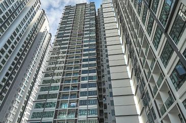 D'Summit Residences @ Kempas Utama