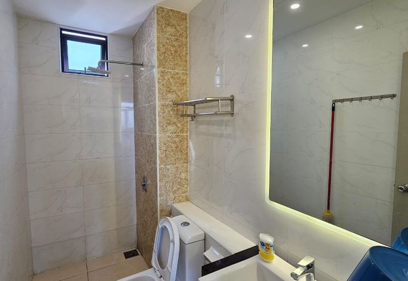 D'Summit Residences @ Kempas Utama