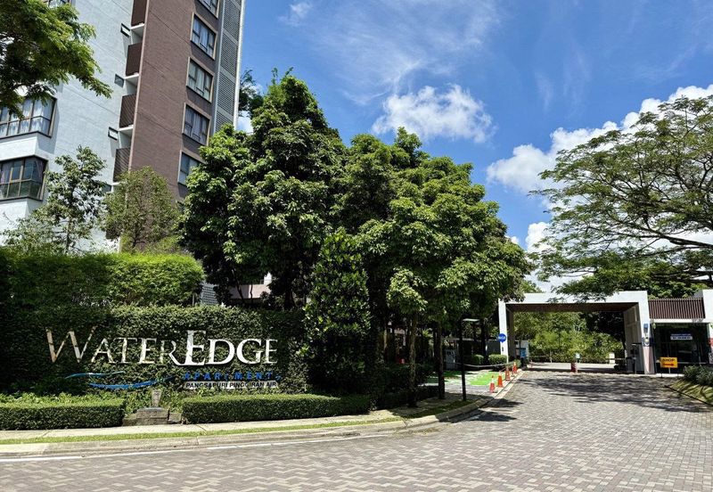 The WaterEdge Residences