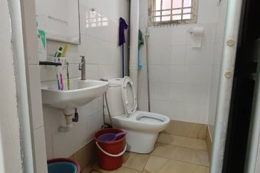 Sri Intan (Bandar Seri Alam)