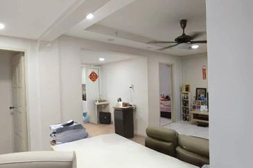 Sri Intan (Bandar Seri Alam)