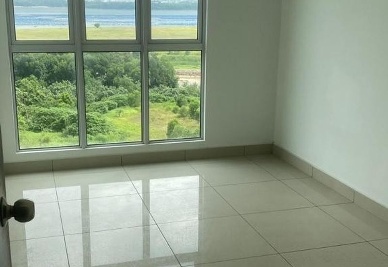 Meridin Bayvue Apartment