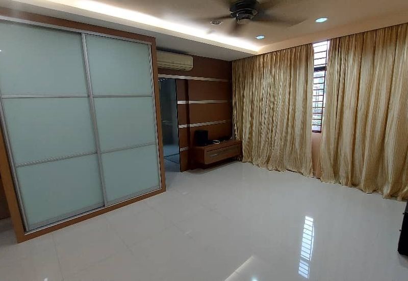 Palm Gardens Condominium