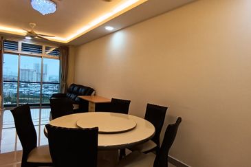 Eastbay Luxury Apartment