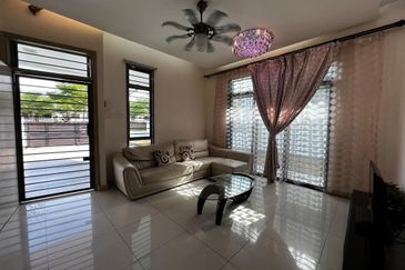 Maple Red, Adda Heights