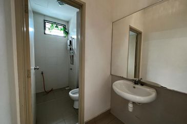 Maple Red, Adda Heights