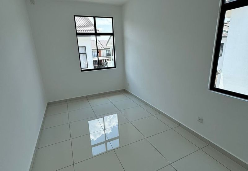 Austin Residence @Taman Mount Austin