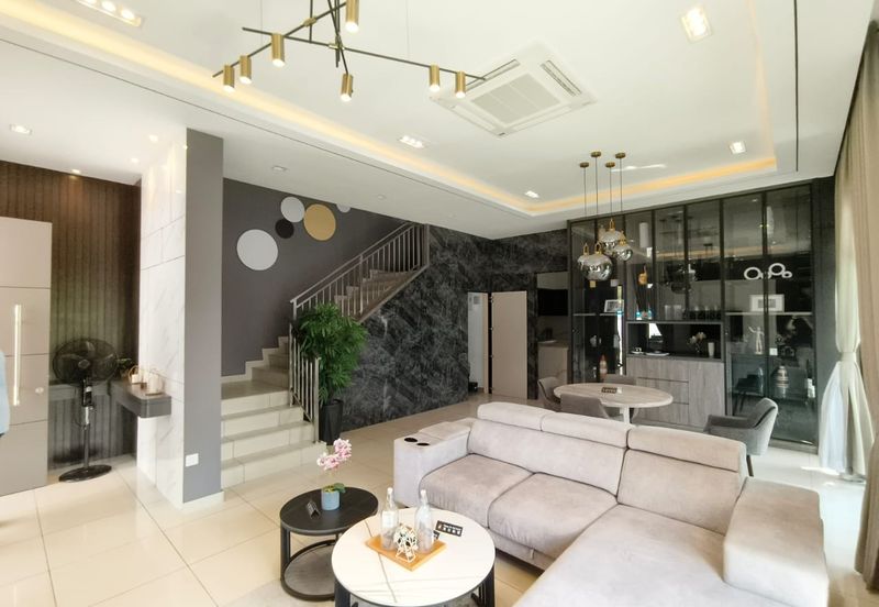 Austin Residence @Taman Mount Austin