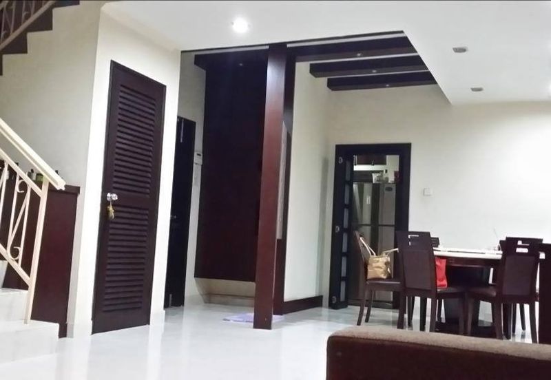 Nusa Villa Townhouse