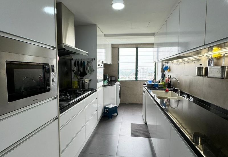 The Straits View, Bandar Baru Permas Jaya