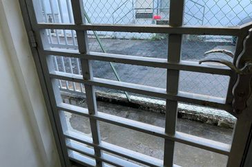 Hazel @ Meridin East