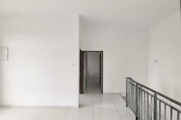 Jalan Mutiara Emas 2/32