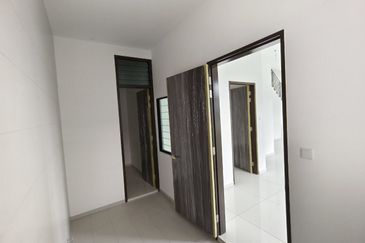 Jalan Mutiara Emas 2/32