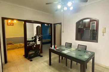 Prima Regency (Dorchester Court)