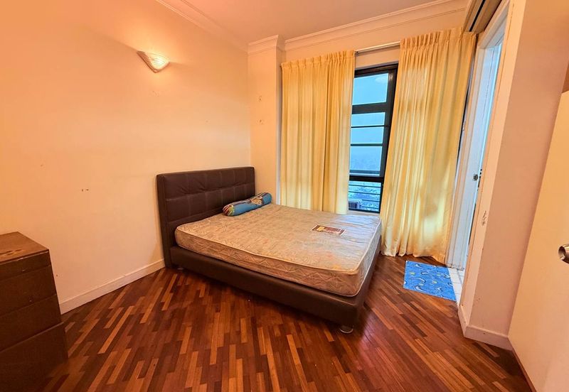 The Straits View, Bandar Baru Permas Jaya