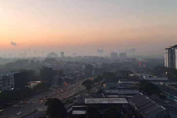 Dedaun Hijau (Greenfield Regency)