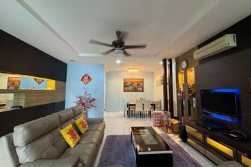 Jalan Setia Tropika 3/8