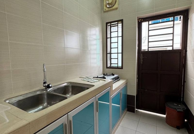 Jalan Setia Tropika 3/8