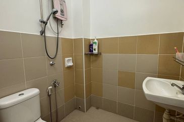 Jalan Setia Tropika 3/8