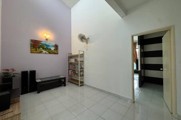 Jalan Setia Tropika 3/8