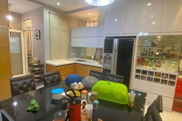 Jalan Setia Tropika 6/2