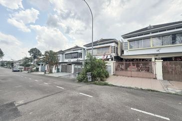 Jalan Setia Tropika 2/16