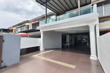 Jalan Setia Tropika 2/20