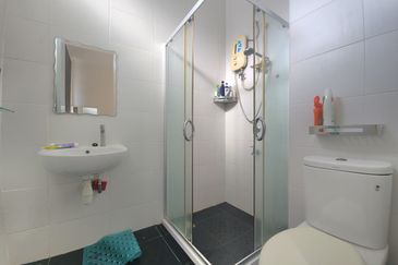 Jalan Setia Tropika 2/20