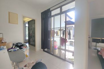 Jalan Setia Tropika 2/20