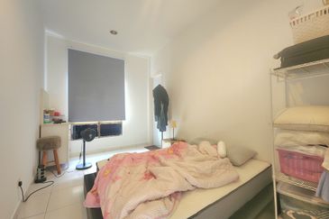 Jalan Setia Tropika 2/20