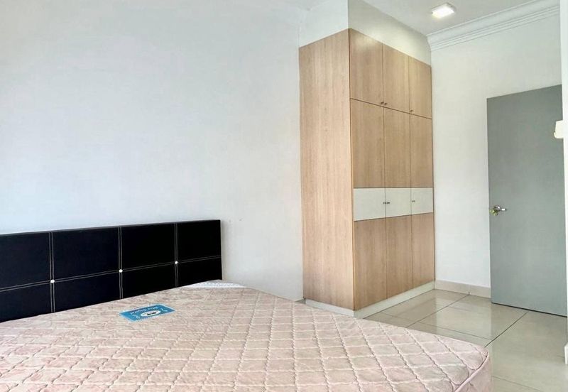 Golden Sands Seaview Residence